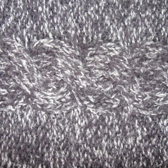 Anthro Lux Deep V-Neck Cableknit Sweater M - Picture 5 of 5